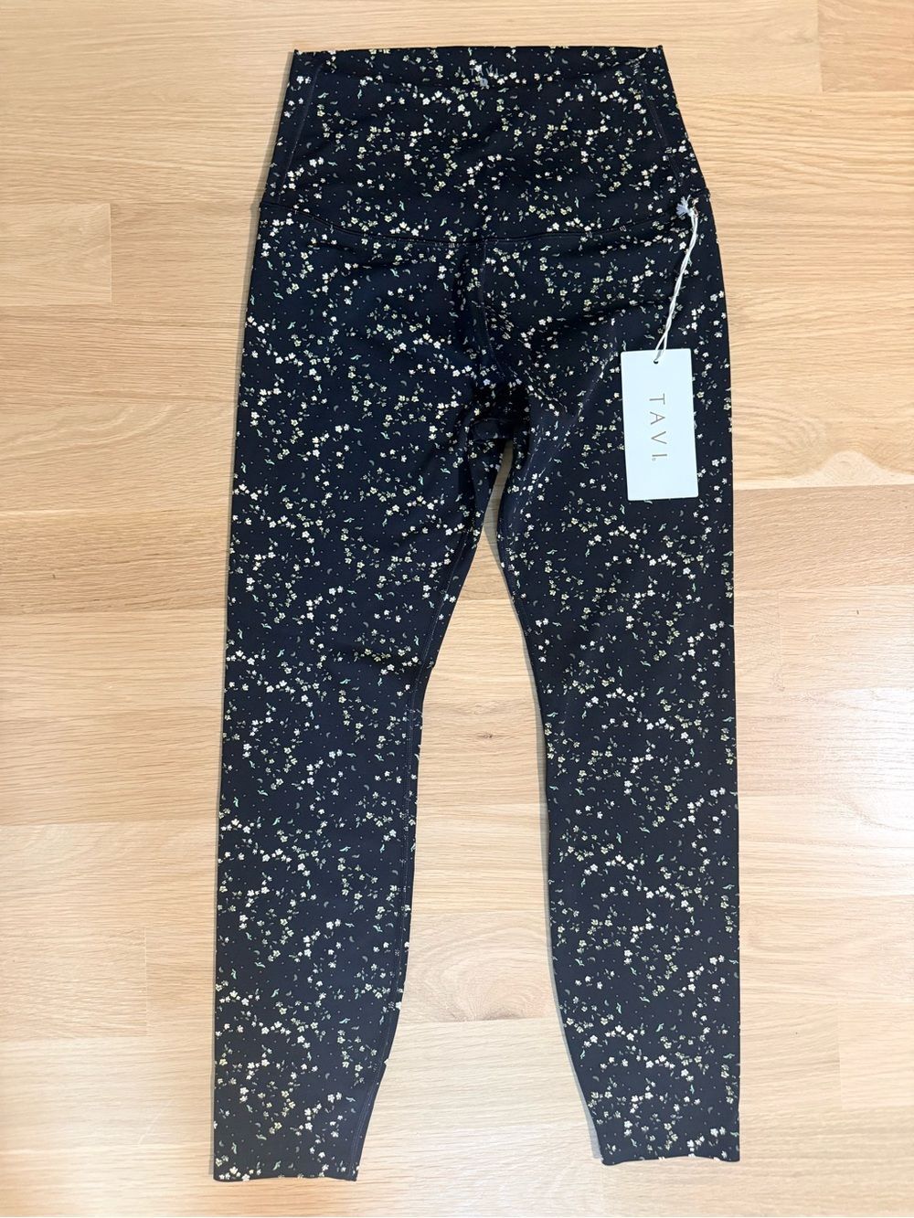 TAVI NWT TaviSculpt High Waisted 7/8 Leggings Tights Flourish Black Floral Large - Picture 3 of 10